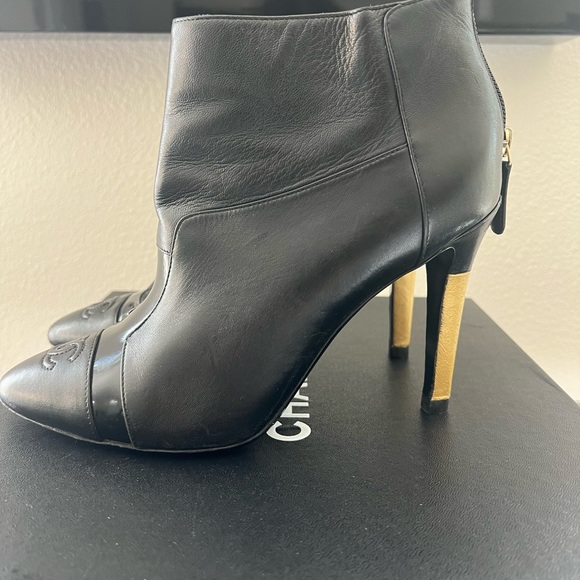 Chanel boots - Picture 2 of 5
